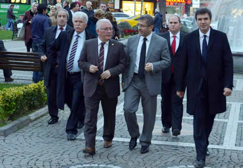 Trkiye - Makedonya Parlamentolar Aras Dostluk Grubu, skdar Belediyesi'ni ziyaret etti.