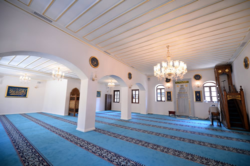 engelky Hamdullah Paa Camii'nin al yapld.