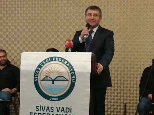 Hilmi Trkmen, Sivas Vadi Federasyonu 'Eitime Katk Gecesi'nde konuma yapt