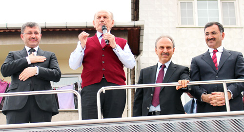 stanbul Bykehir Belediye Bakan Kadir Topba, skdar Yavuztrk Mahallesi sakinlerine seslendi. 