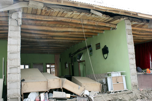 Van ve Erci'te hasarl hasarsz tm kyler, stanbul'daki belediyelerin himayesinde.
