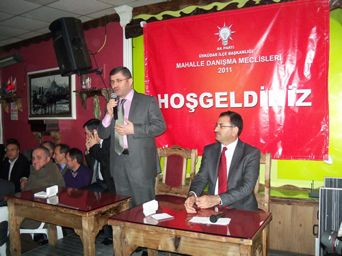 Ak Parti skdar le Bakanl, ''Mahalle Danma Meclisleri 2011'' adyla dzenledii toplantlarn ilkini Kirazltepe'de dzenledi.