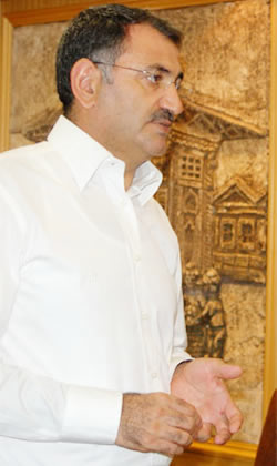 skdar Belediye Bakan Mustafa Kara