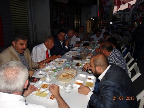  - BFF_mhp-unalanda-sokak-iftari-duzenledi-2013-03