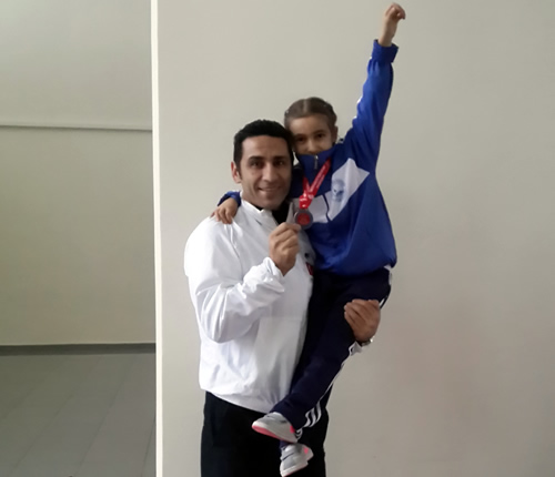 skdar Belediyesi Sporcusu ura Nur Kaplan, Minik-Yldz Trkiye Karate ampiyonas'nda Trkiye 3.'s oldu.