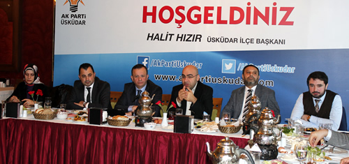 AK Parti skdar le Bakanl'nn yeni ynetimi, ulusal ve yerel medya mensuplaryla kahvaltda bir araya geldi.