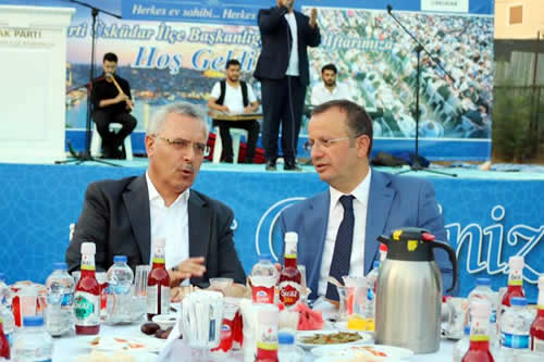 AK Parti skdar le Bakan Halit Hzr ve AK Parti Genel Merkez Tekilat Bakan Mustafa Ata