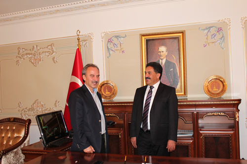 AK Parti skdar le Ynetimi Yeni Kaymakam Mustafa Gler'i ziyaret etti