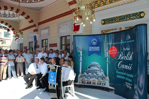 skdar Gzeltepe Birlik Camii Ramazan aynn ilk Teravihi'ne yetitirildi
