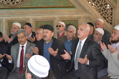 skdar Mftl tarafnan hazrlanan 2012 yl Kutlu Doum Haftas Etkinlikleri Valide-i Cedid Camii'nde okunan Kutlu Doum Mevlidi ve skdar Belediyesi tarafndan verilen kutlu doum a ile balad.