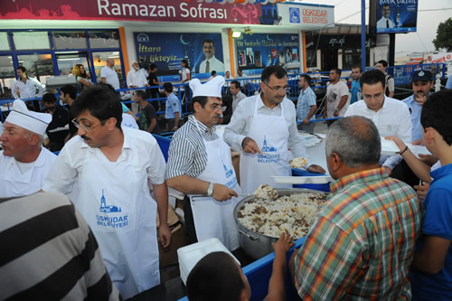 skdar'da Ramazan'n ilk iftar
