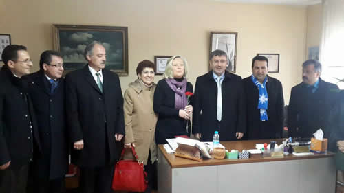 AK Parti Üsküdar Belediye Başkan Adayı Hilmi Türkmen esnaf ziyaretlerine Küplüce'de devam etti.