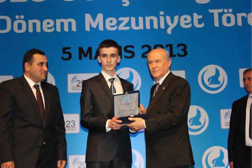 Ülkü Ocakları İstanbul İl Başkanlığı tarafından düzenlenen 2023 liderlik okulu Lise birincisi Üsküdar Ülkü Ocaklarından Mustafa Gider oldu.