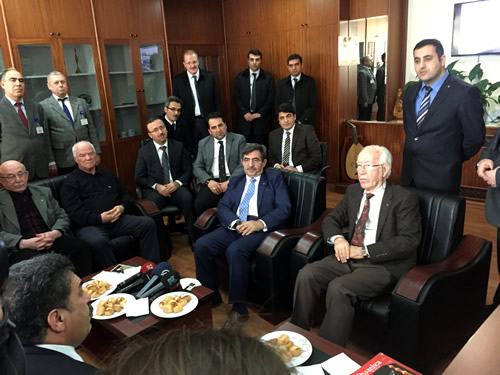 Çevre ve Şehircilik Bakanı İdris Güllüce Üsküdar'da bulunan Haydarpaşa Mesleki ve Teknik Anadolu Lisesi'ni ziyaret etti.
