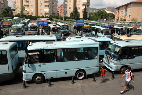 İstanbul, Ankara ve İzmir'in minibüs hat bedellerinin satış fiyatları milyon liralarla ifade ediliyor.