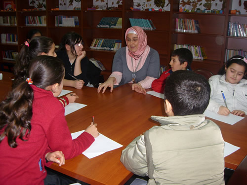 skdar Belediyesi, ilede kaytl 13 Bilgi Evinden faydalanmakta olan ocuklarn geleceklerine yn verebilmesi amacyla yeni projeleri hayata geirmeye devam ediyor.