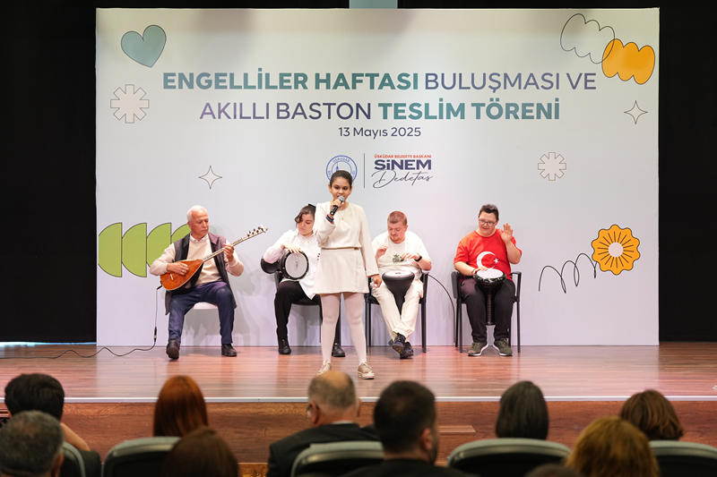 Grme engellilere ynelik akll bastonlarn takdim edilen tren, skdar Belediye Bakan Sinem Dedeta’n katlmyla gerekleti.