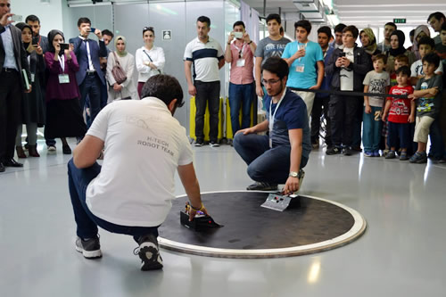 skdar Belediyesi ile stanbul ehir niversitesi ibirlii ile ehir Oyunlar Robot Yarmas dzenlendi. 