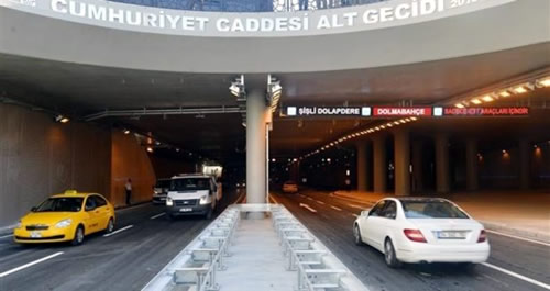 Taksim'de Trafik Yer Altına İndi