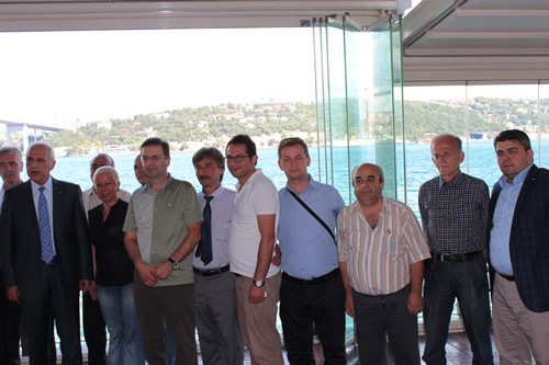 stanbul Valisi Hseyin Avni Mutlu Anadolu Yakas yerel medya temsilcileriyle Beylerbeyi Polis Evi'nde bir araya geldi.