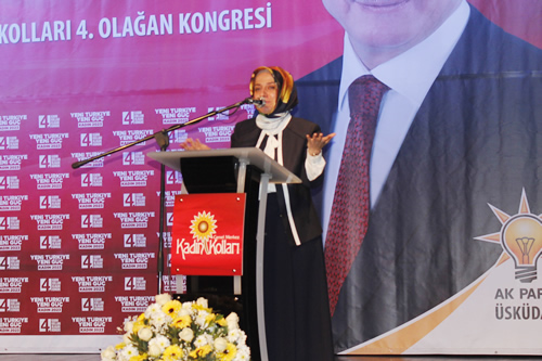 AK Parti Üsküdar İlçe Kadın Kolları 4. Olağan Kongresi'nde başkanlığa yeniden aday gösterilen Songül Kavalcıoğlu, 392 delegenin oyunu alarak güven tazeledi.