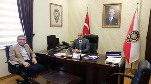 Üsküdar İlçe Emniyet Müdürlüğü'ne atanan Gürkan Kaya'yı ilk ziyaret eden Üsküdar Belediye Başkanı Hilmi Türkmen oldu.
