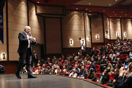 AK Parti stanbul Milletvekili Metin Klnk'e vatandalar ve AK Parti skdar tekilatnn ilgisi youn oldu.