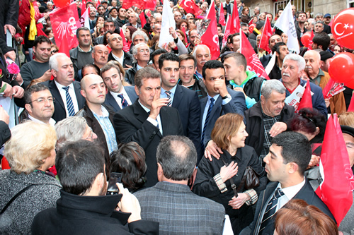 CHP stanbul Bykehir Belediye Bakan Aday Mustafa Sargl skdar'da