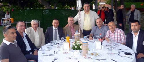 MHP Üsküdar ilçe Teşkilatı MHP İstanbul il kongresinde Azmi Karamahmutoğlu'nu destekleyeceğini açıkladı.