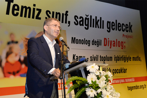TOGEM-DER tarafından hayata geçirilen ''Sağlıklı Sınıf Sağlıklı Gelecek'' isimli projenin kapanış törenine katılan Üsküdar Belediye Başkanı Hilmi Türkmen, ''TOGEM-DER her yıl güzel ve hayırlı projeler yapmaya devam ediyor.