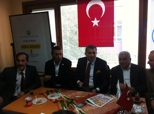 Üsküdar Rizeliler Derneği Geleneksel Bayramlaşma Töreni Kurban Bayramı'nın 3. günü dernek merkezinde gerçekleştirildi.