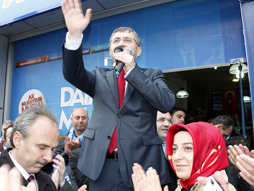 AK Parti skdar Tekilat, Belediye Bakan Aday Hilmi Trkmen ile yerel seimlere hz kesmeden hazrlanmaya devam ediyor.