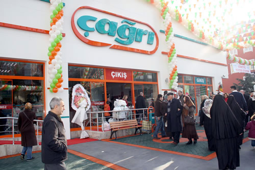 Sınırsız alışveriş mutluluğu'nun adresi Çağrı Market'in yeni şubesi Yavuztürk Mahallesi Bosna Bulvarı'nda açıldı.