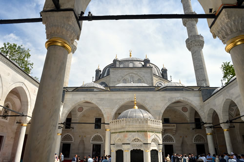 Valide- Cedid Camii'nin restorasyonu tamamland