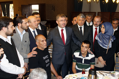 Trkiye'de tedavileri tamamlandktan sonra lkelerine dnecek olan Gazzeli yarallar, skdar Belediyesi'nin destekleriyle stanbul'u gezdi.