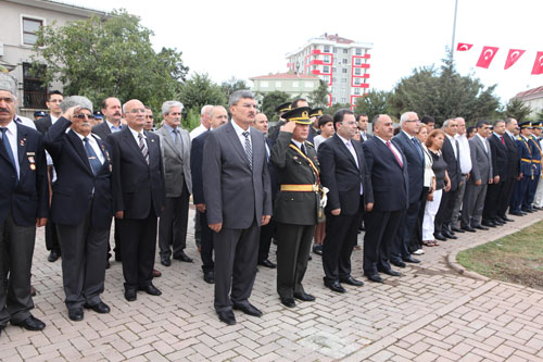 30 Austos Zafer Bayram nedeniyle, mraniye Kaymakaml bahesinde bir tren dzenlendi.