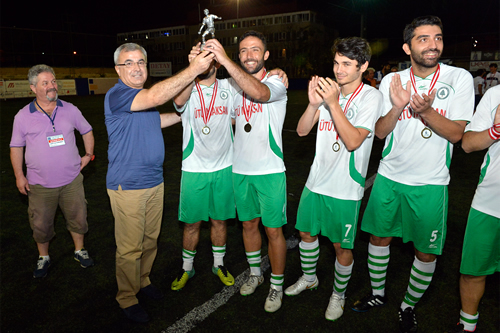Üsküdar Belediyesi tarafından düzenlenen Katibim Futbol Turnuvası'nda Çamlıcaspor şampiyon oldu.