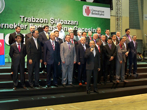 ŞALFED'in (Trabzon Şalpazarı Dernekler Federasyonu) ''Eğitime katkı'' adı altında düzenlediği geleneksel eğlence gecesi Ümraniye Haldun Alagaş spor salonunda yapıldı.