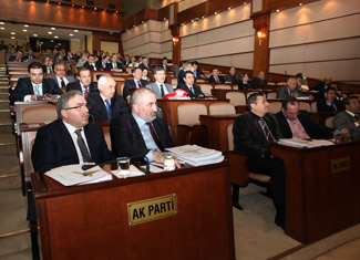 Genel Müdür Hayri Baraçlı, 2011 yılında 400 modern otobüs daha alacalarını, elektronik yolcu bilgilendirme sistemi ile doğalgaza geçiş ve klimalandırmaya ağırlık vereceklerini söyledi.