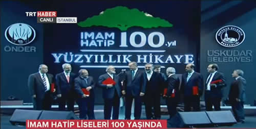 Babakan Erdoan, 100 Yllk Hikaye mam Hatip etkinliinde konutu.