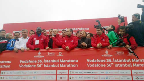 Kadir Topbaş, üçüncü kez ''Altın Kategori''de (Gold Label) koşulan Vodafone İstanbul Maratonu'nun New York, Londra Maratonu gibi birinci sınıf bir spor organizasyonu haline geldiğini söyledi.
