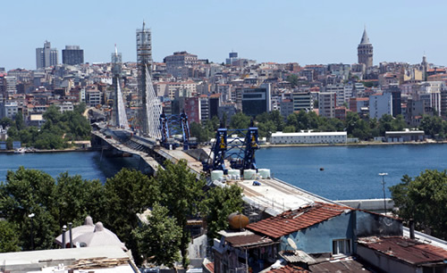 stanbul'da toplu ulam ann en nemli balant noktalarndan biri olarak tasarlanan Hali Metro Gei Kprs'nde sona yaklald.