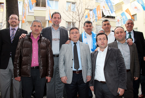AK Parti Üsküdar İlçe Başkanlığı, 30 Mart 2014 tarihinde yapılacak olan mahalli idareler seçimlerine yine çok iddialı giriyor.