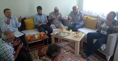 Üsküdar Belediyesi ilçede vefat eden Üsküdarlıların cenazesini ücretsiz olarak memleketlerine kadar götürüyor.