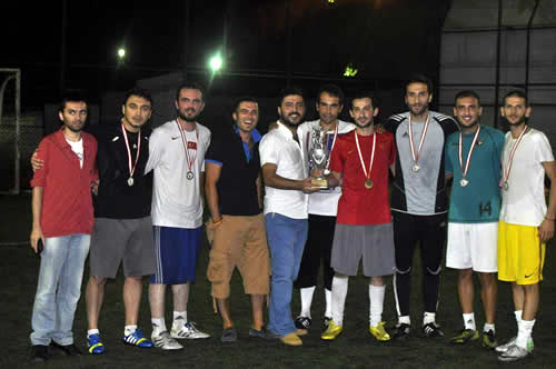 A.V.K. 61 Takımı Güzeltepe Mahallesi Sakinleri Halı Saha Futbol Turnuvasının Şampiyonu oldu