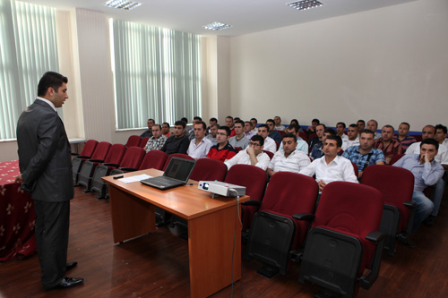 mraniye Belediyesi'nde grevli gvenlik personeline  gnlk bir eitim program dzenlendi.