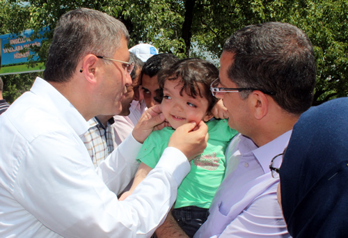 skdar Belediyesi skdar'da yaayan engelli vatandalar Valideba Korusu'nda dzenlenen piknikte buluturdu.