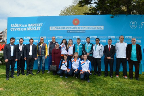 51. Cumhurbaşkanlığı Türkiye bisiklet turu kalabalık bir davetli topluluğu katıldı