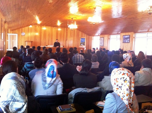 Fatih Üniversitesi Öğretim Üyesi Doç. Dr. Savaş Genç ''Uluslar arası İlişkiler ve Arap Uyanışı'' başlıklı bir seminer verdi