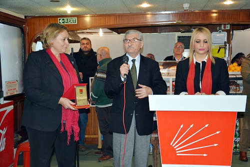 24 Kasım Öğretmenler Günü nedeniyle düzenlenen program Üsküdar İlçe Başkanı Erdoğan Altan'ın yaptığı açılış konuşmasıyla başladı.